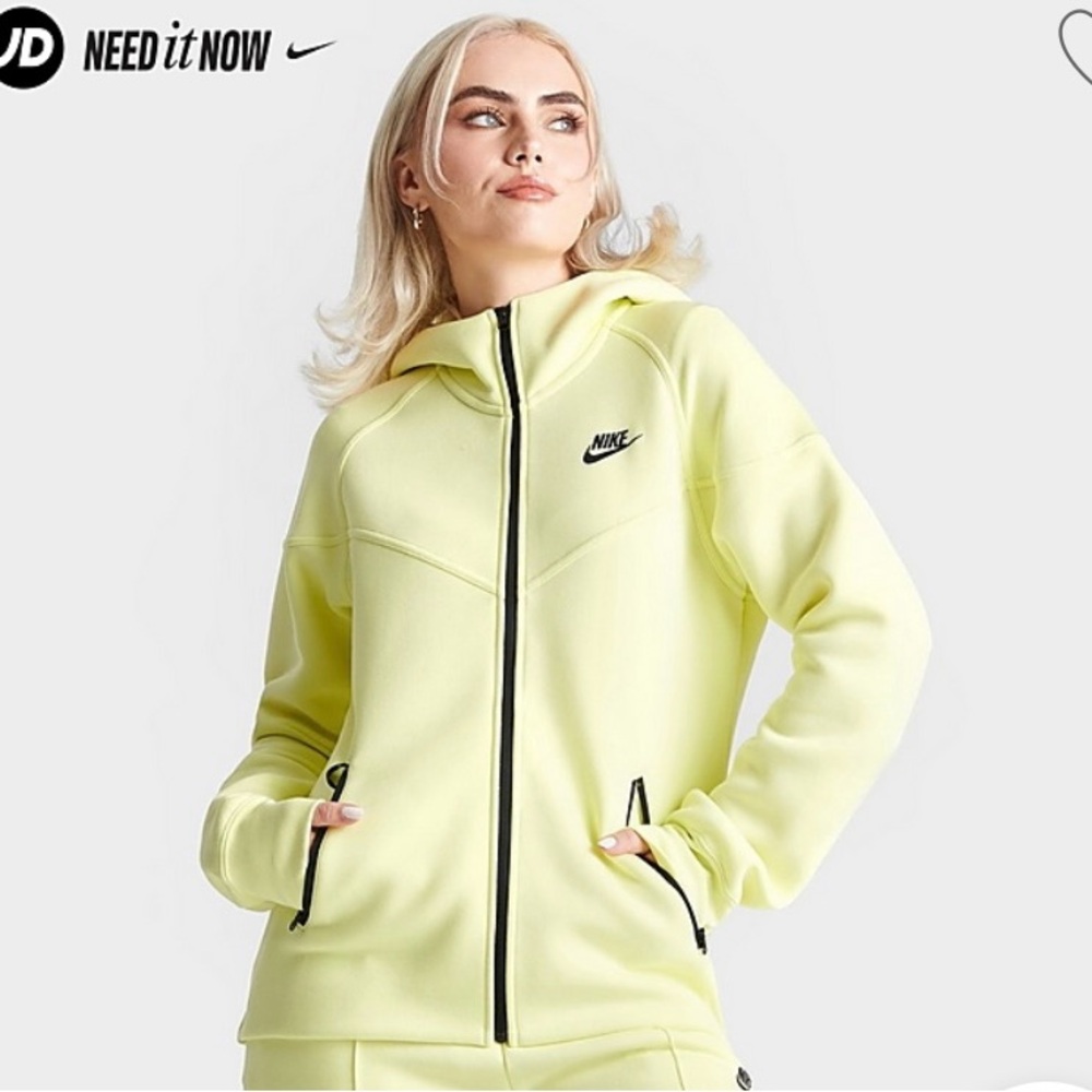 Nike Women's Sportswear Tech Fleece NWT XL set